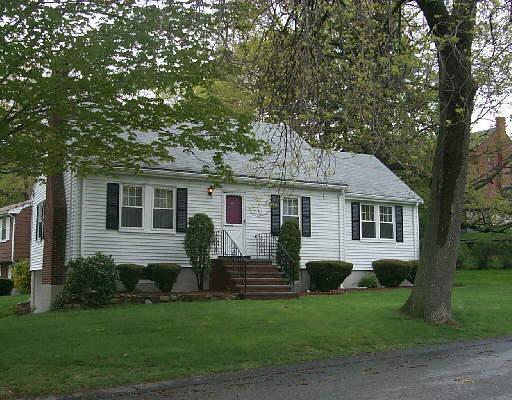 2 Arthur St, Braintree, MA 02184 photo 1