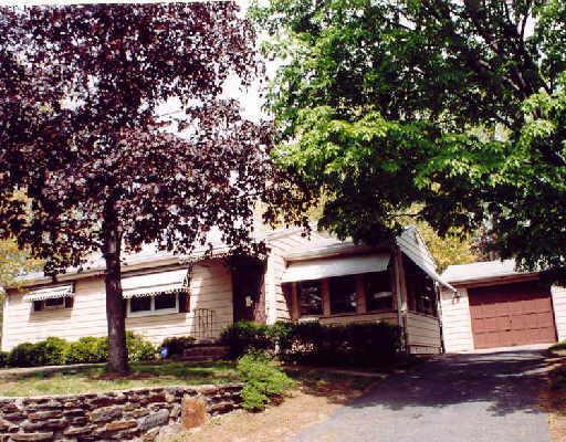 11 Dennis St, Springfield, MA 01118 photo 1