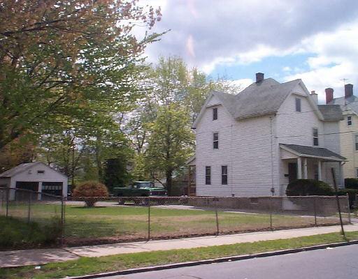 9 Cleveland St, Springfield, MA 01104 photo 1
