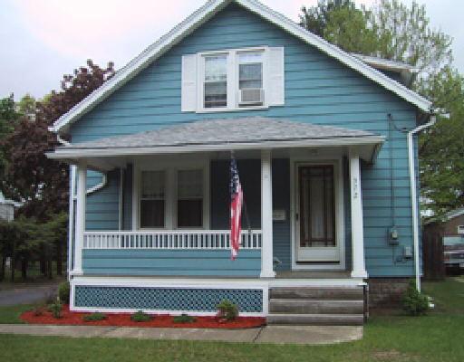 372 James St, Chicopee, MA 01020 photo 1