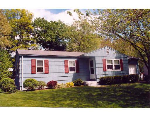 180 Saffron Cir, Springfield, MA 01129 photo 1