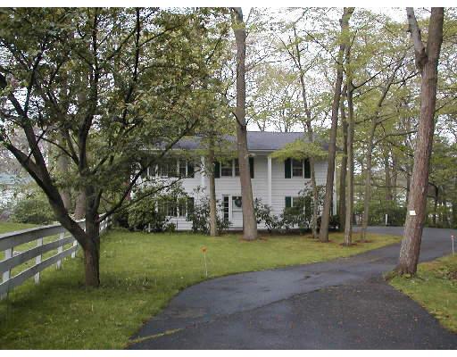 4 Treetop Ln, Gloucester, MA 01930 photo 1