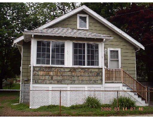 2 Stanton St, Saugus, MA 01906 photo 1