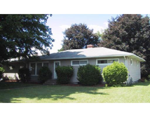 8 Clover Ave, Chicopee, MA 01013 photo 1