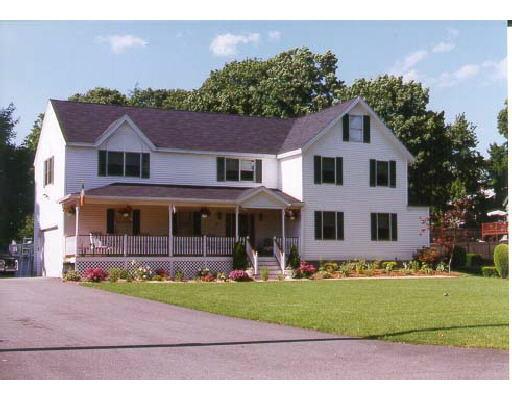 218 Pleasant St, Reading, MA 01867 photo 1