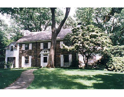71 Arnold Rd, Wellesley, MA 02481 photo 1