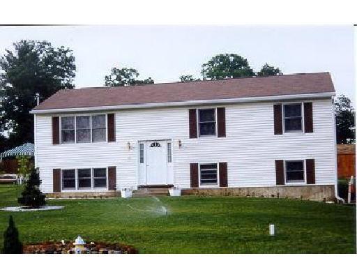 14 Riverside Dr, Webster, MA 01570 photo 1