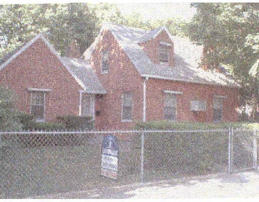 1102 Worcester St, Springfield, MA 01151 photo 1