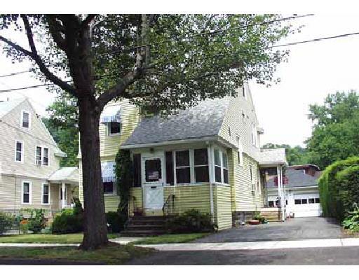 31 Oleander St, West Springfield, MA 01089 photo 1