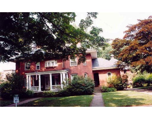8 Bellevue Ave, Springfield, MA 01108 photo 1