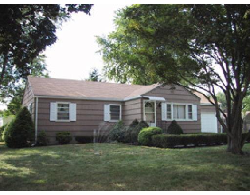 22 Sunset Dr, Chicopee, MA 01020 photo 1