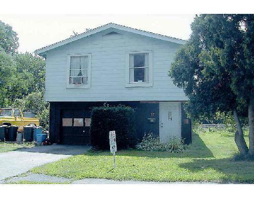 37 Blanche St, Chicopee, MA 01013 photo 1