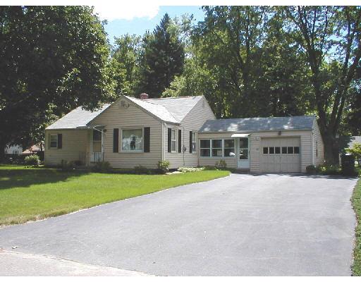 55 Brookside Cir, Springfield, MA 01129 photo 1