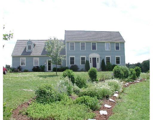81 Mendon St, Upton, MA 01568 photo 1