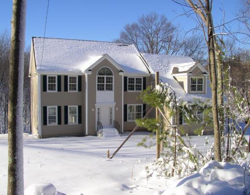 172 North St, Upton, MA 01568 photo 1