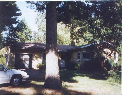 10 Lindsay Rd, Springfield, MA 01128 photo 1