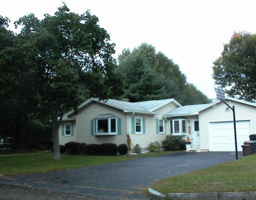 62 Penncastle St, Springfield, MA 01129 photo 1
