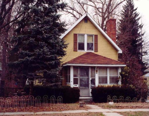 28 Ina St, Springfield, MA 01109 photo 1