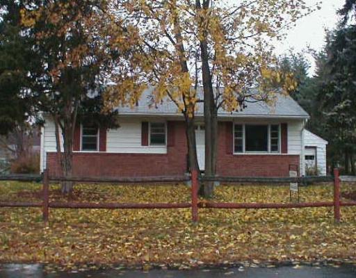 206 Hermitage Dr, Springfield, MA 01129 photo 1