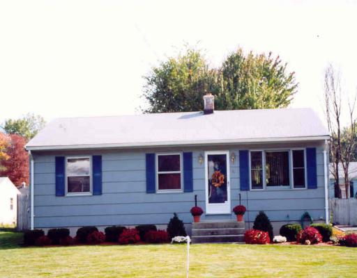 15 Pinecrest Dr, Springfield, MA 01118 photo 1