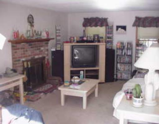 959 Maple St, Mansfield, MA 02048 photo 2