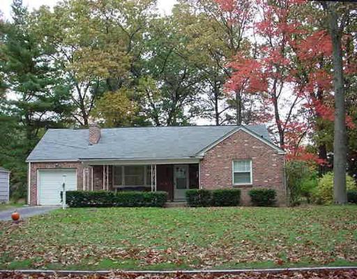 25 Glenoak Dr, Springfield, MA 01129 photo 1