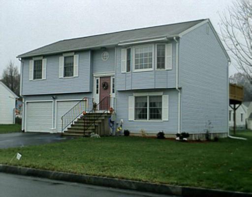 84 Winterset Dr, Springfield, MA 01129 photo 1
