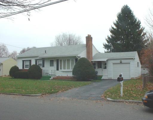 23 Melba St, Springfield, MA 01119 photo 1