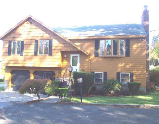 33 Oak Point Rd, Saugus, MA 01906 photo 1