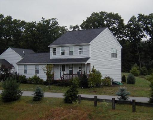 4 Heritage Path, Millis, MA 02054 photo 1