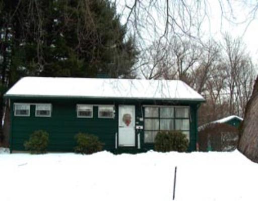 23 Sue St, Springfield, MA 01108 photo 1