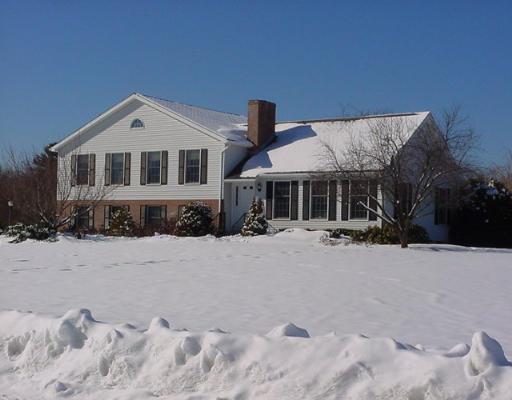 11 Oak Ridge Cir, Easthampton, MA 01027 photo 1