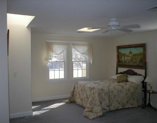 11 Parsonage St, Georgetown, MA 01833 photo 4
