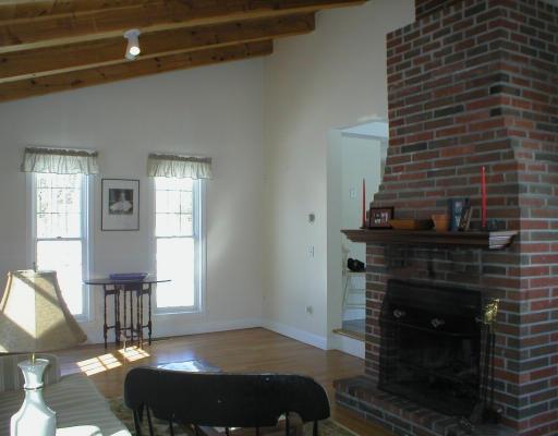 11 Parsonage St, Georgetown, MA 01833 photo 3