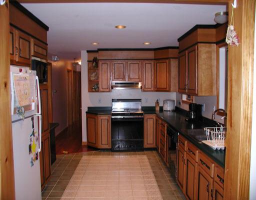 20 Hopkinton Rd, Upton, MA 01568 photo 3