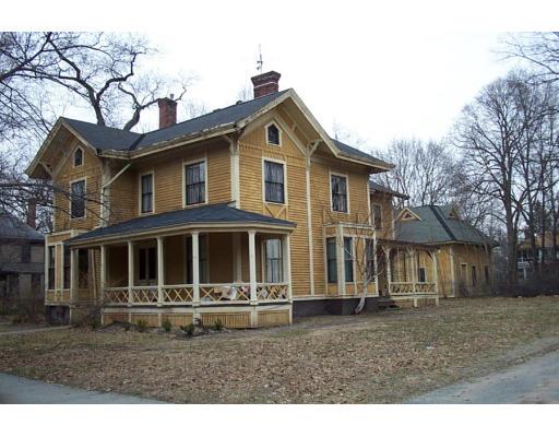 81 Florida St, Springfield, MA 01109 photo 1