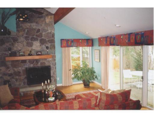 3 Whittier Rd, Reading, MA 01867 photo 2