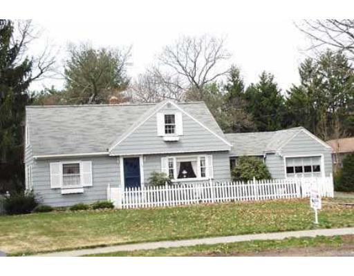 1846 Parker St, Springfield, MA 01128 photo 1