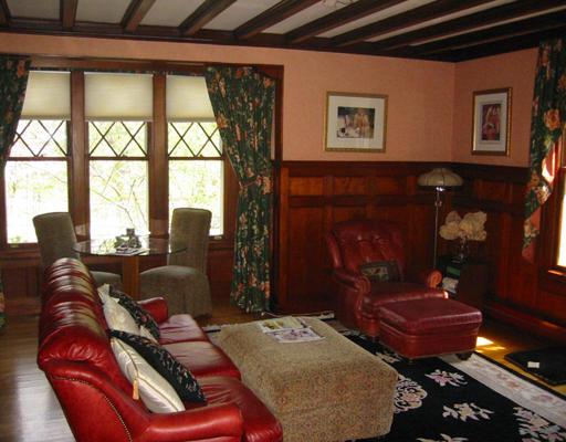 73 Dean Rd, Brookline, MA 02445 photo 2