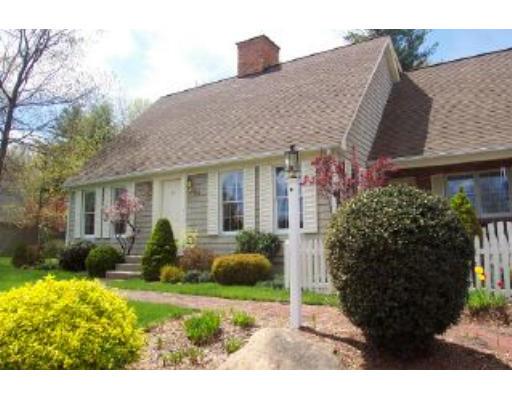 111 Christopher Ter, West Springfield, MA 01089 photo 1