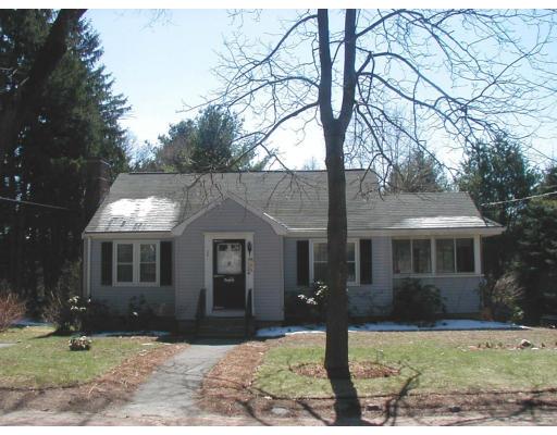 104 Wakefield St, Reading, MA 01867 photo 1