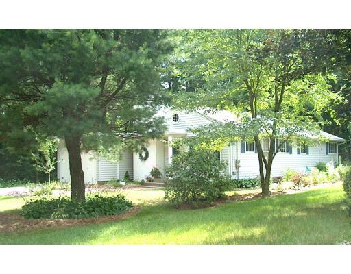 136 Meadowbrook Rd, Springfield, MA 01128 photo 1