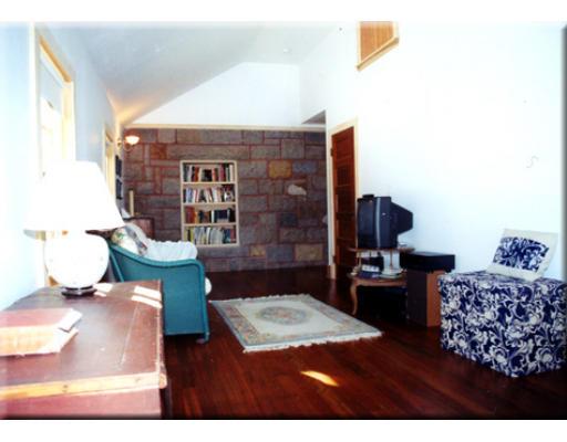 38 Leverett St, Gloucester, MA 01930 photo 2