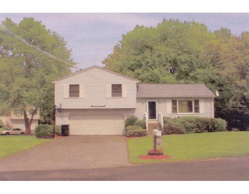 7 Cluster Cir, Springfield, MA 01118 photo 1