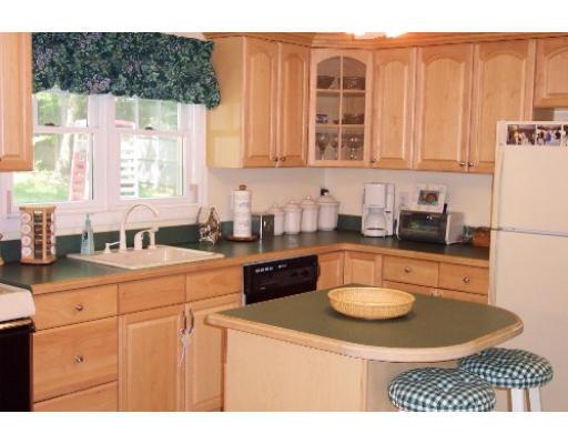 303 Summer Ave, Reading, MA 01867 photo 2
