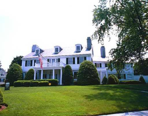 2 Everett Ave, Winchester, MA 01890 photo 1