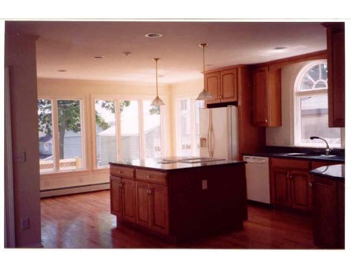 31 Lothrop St, Beverly, MA 01915 photo 5