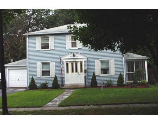 102 Hartwick St, Springfield, MA 01108 photo 1