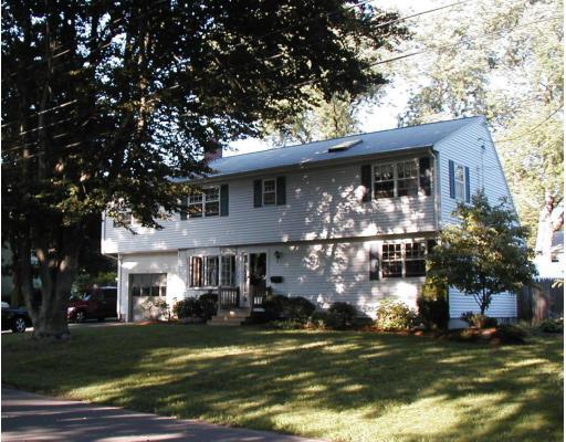 190 Edgewater Dr, Framingham, MA 01702 photo 1