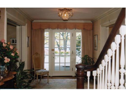 16 Everett Ave, Winchester, MA 01890 photo 2